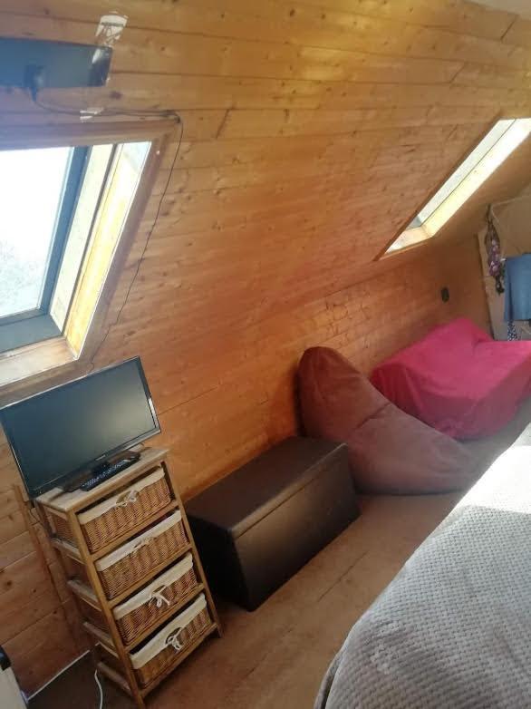 Cozy Loft In Bushey, 20 Mins By Train To Euston London Apartment Bagian luar foto