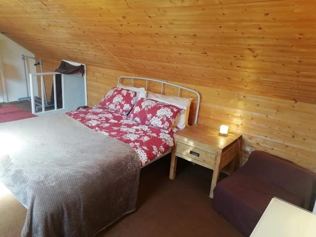 Cozy Loft In Bushey, 20 Mins By Train To Euston London Apartment Bagian luar foto