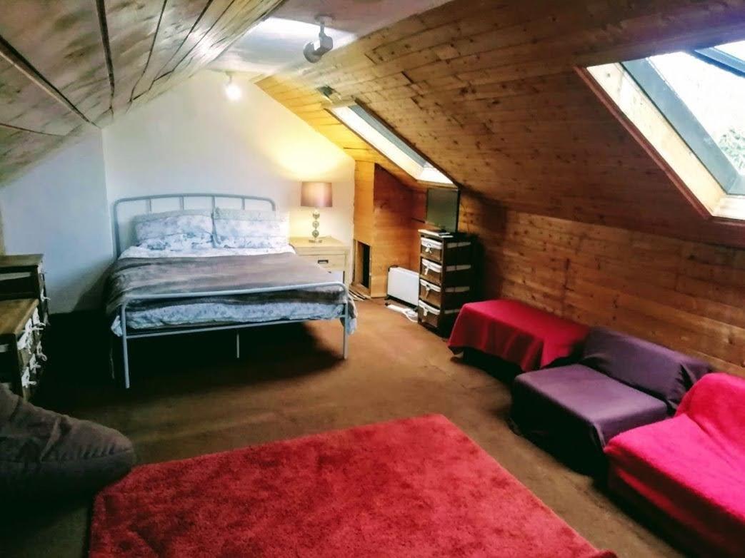 Cozy Loft In Bushey, 20 Mins By Train To Euston London Apartment Bagian luar foto